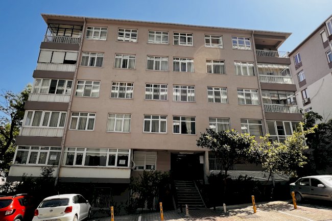 Ali Sami Yen sokak Müge Apartmanı