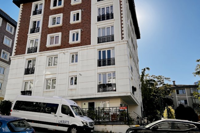 Fikri Öneş Sokak Ada Apartmanı