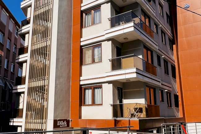 Fikri Öneş Sokak Dilek Apartmanı