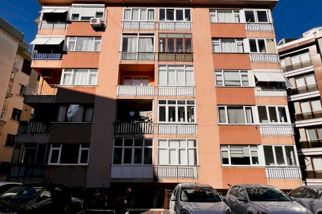 Fikri Öneş Sokak Set Apartmanı