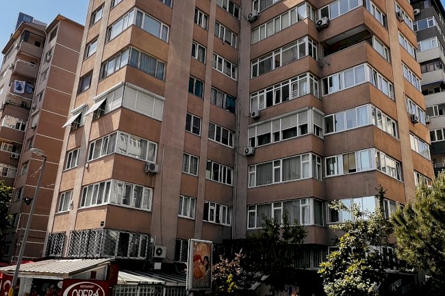Mevlüt Pehlivan Sokak Onur Apartmanı