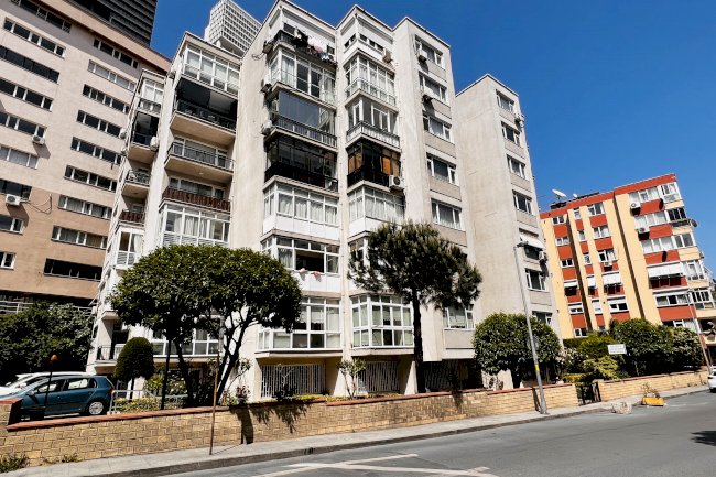 Mevlüt Pehlivan Sokak Özderici Apartmanı