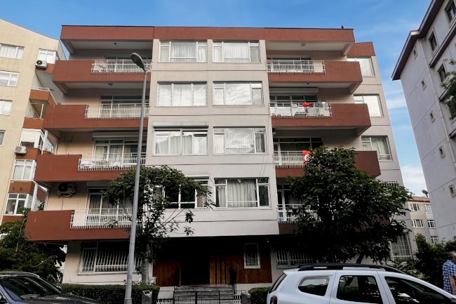 Süleyman Bey Sokak Yeşim Apartmanı