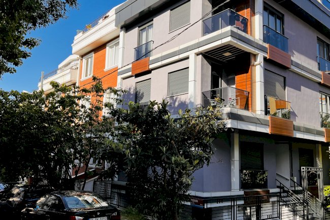 Gül Acara Sokak  Loca Gayrettepe Apartmanı