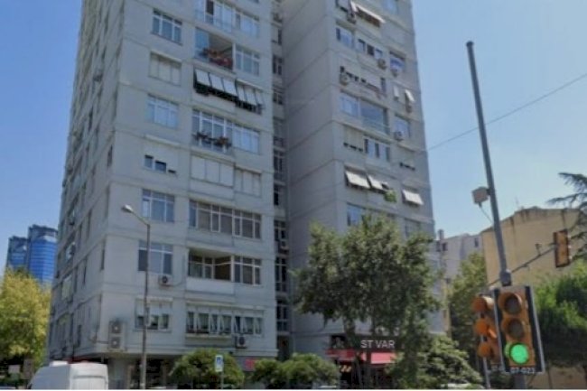 Gayrettepe nin en kıymetli binasında kiralık dairemiz var.